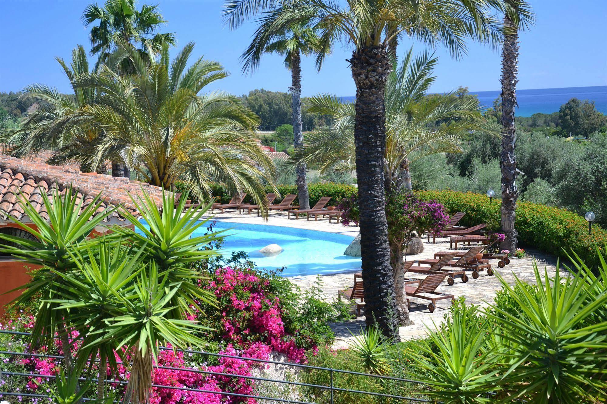 Felix Hotels - Galanias Hotel & Retreat Bari Sardo Dış mekan fotoğraf
